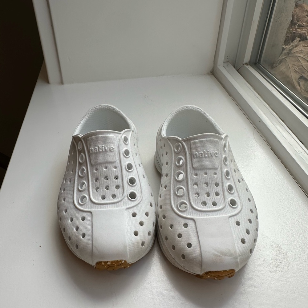 Native Kids White Water Shoes